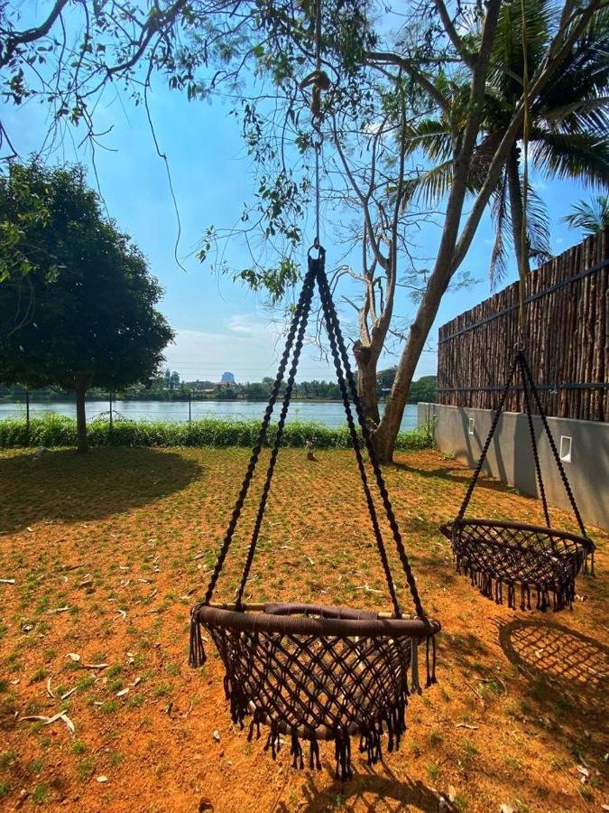 Anaya'S Lake House Kochi Exterior photo